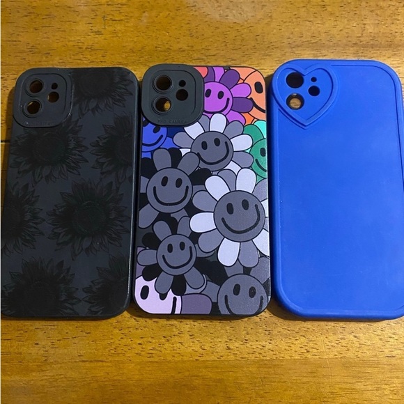 Silicone iPhone 11 case bundle - Picture 2 of 3